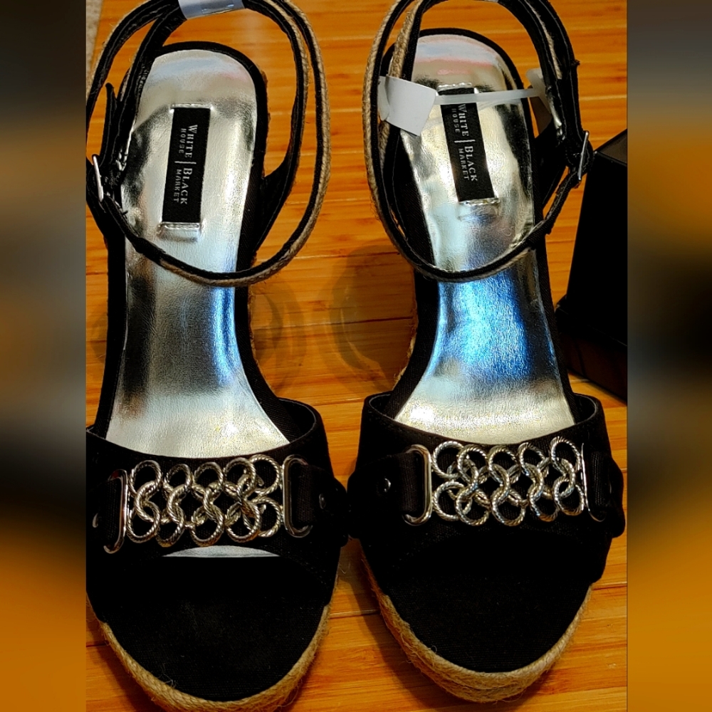 BNWT White House Black Market wedge heal sandals